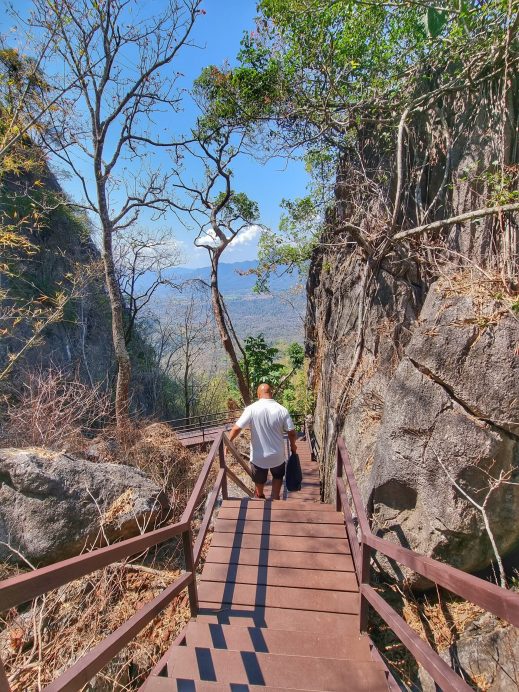 Wat Chalermprakiat hike